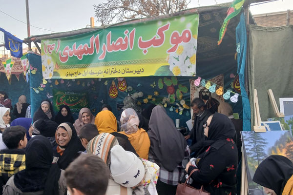 برپایی موکب‌های دانش‌آموزی در آباده برای میلاد جشن موعود