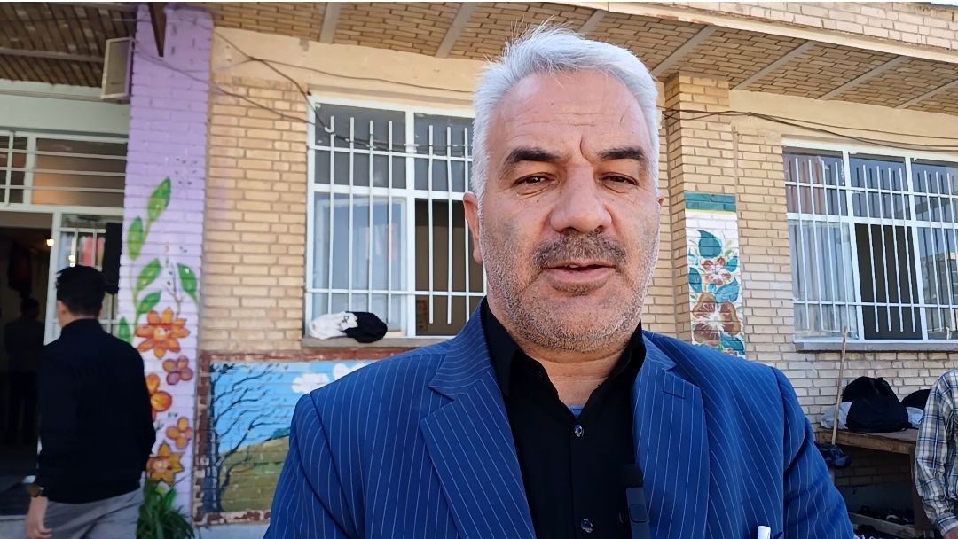 حضور شهید گمنام در مدرسه، جلوه‌ای از فرهنگ ایثار و شهادت است