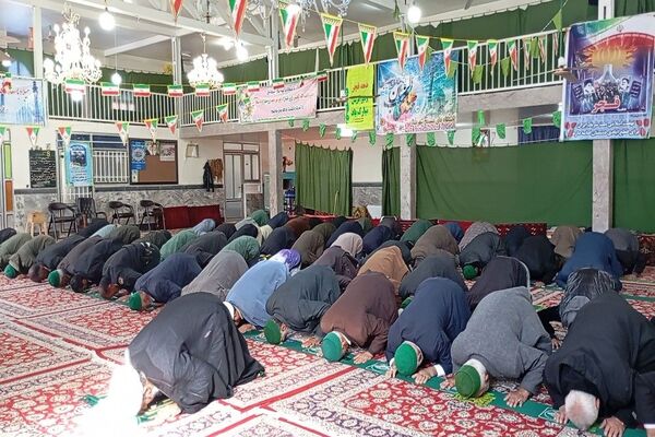 اقامه نماز عبادی،سیاسی جمعه همزمان با ایام دهه فجر در شهر بار نیشابور