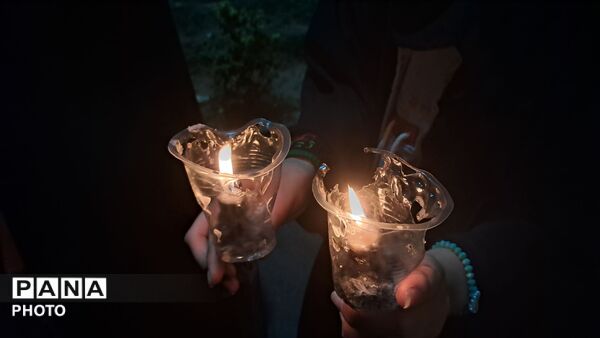  مشق شبانه سوگواران برای رهبر شهید در شام غریبان