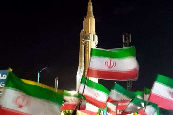 نمایش توان دفاعی کشور در میدان امام حسین (ع) یزد