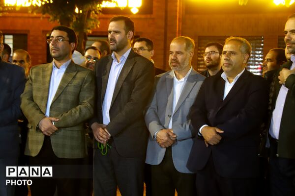 همبستگی «آموزش و پرورش ناحیه ۵ تبریز» در گرامیداشت یاد رهبر شهید