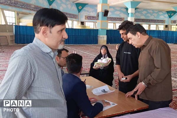 میز خدمت آموزش و پرورش خراسان شمالی در نماز جمعه؛ پاسخگویی مستقیم به مطالبات مردم