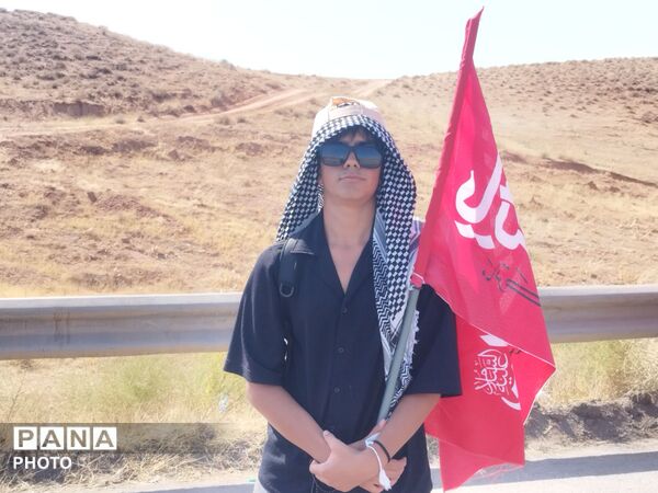 پیاده روی امام رضا (ع) با حضور پر شور دانش آموزان نیشابور در کاروان دانش آموزی