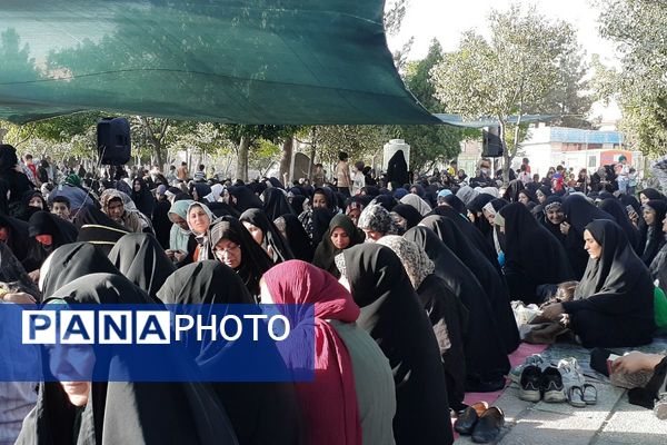  مراسم ختم دعای عرفه کنار مزار شهدای گمنام نسیم شهر 