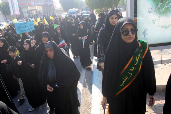 مراسم تشییع پیکر پنج شهید گمنام در بوشهر