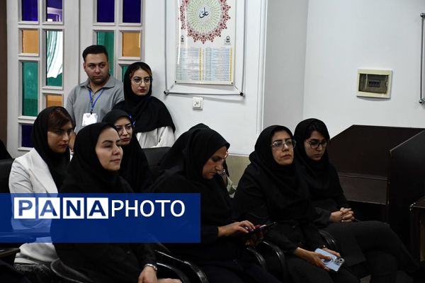 استقبال با شکوه از دانش‌آموز قهرمان و مربیان آموزش و پرورش عشایر فارس