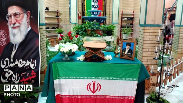مراسم بزرگداشت چهلمین روز شهادت امام شهید امت و شهدای دبستان میناب 