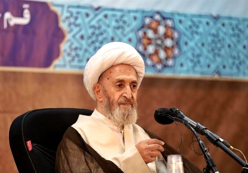 آیت‌الله سبحانی: مفاهیم قرآن کریم برای جوانان تدریس شود

