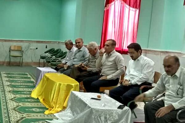 تجلیل از کارکنان دبیرستان متوسطه دوم سمیه شهر سعدآباد