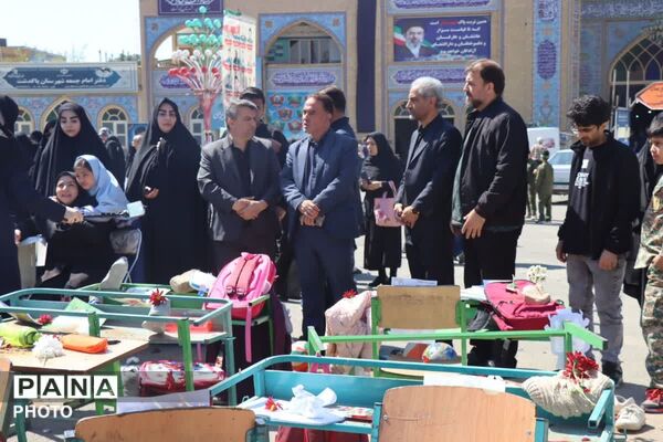 زنگ آخر است و کیف گشته غرق خون پاک 