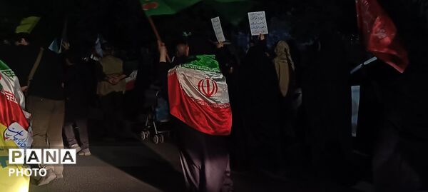 تداوم حضور مردم انقلابی در شب صد و بیستم از خروش مردمی