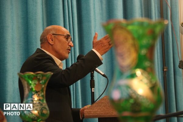 محفل قرآن دانش آموزان یزد با حضور مدیرکل آموزش و پرورش استان یزد