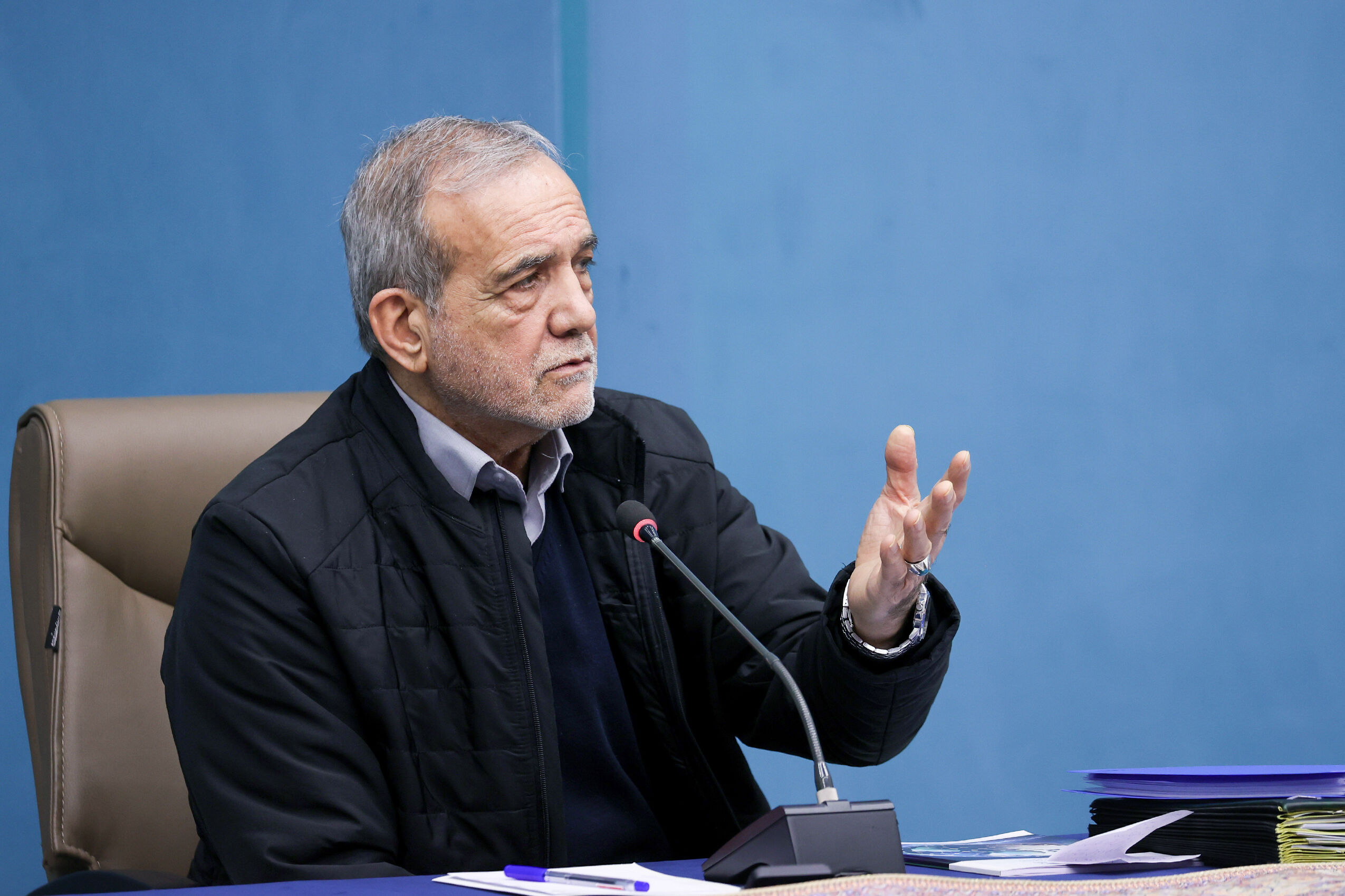 نشست معاونان و مدیران وزارت خارجه با حضور پزشکیان برگزار شد
