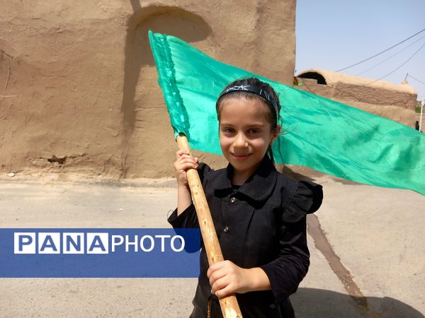 برگزاری تاسوعا حسینی در روستای بزنجرد