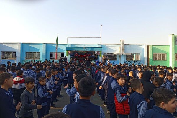 طنین نوای عشق و عزا؛ مراسم عزاداری دهه دوم فاطمیه در مدارس بهارستان‌دو