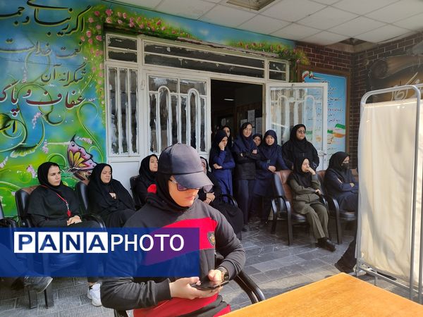 گرامیداشت هفته سلامت‌روان در دبیرستان میرزا جعفر سروقد خراسان رضوی 
