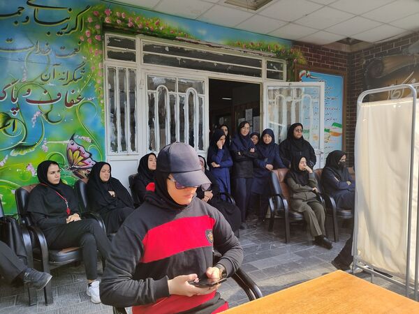 گرامیداشت هفته سلامت‌روان در دبیرستان میرزا جعفر سروقد خراسان رضوی 