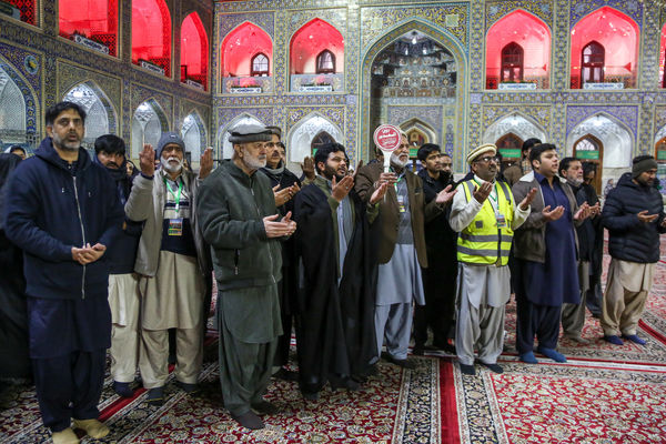 حال و هوای حرم مطهر رضوی در شب وفات حضرت زینب سلام الله علیها