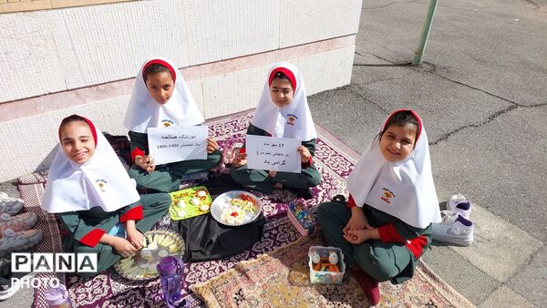 صبحانه ای سالم با طعم سلامت و لبخند؛جشن روز جهانی تخم مرغ در مدرسه صالحه 