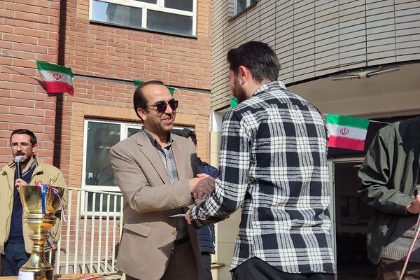 قهرمانی تیم والیبال مدرسه انصارالمهدی در مسابقات منطقه