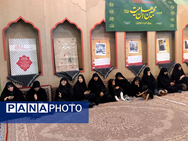 محفل شعرخوانی نخبگان ادبی با حضور مشاور رئیس‌جمهور شهید در قم