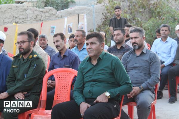 دیدار مسئولان سملقان با خانواده شهید قدرتی در هفته دفاع مقدس