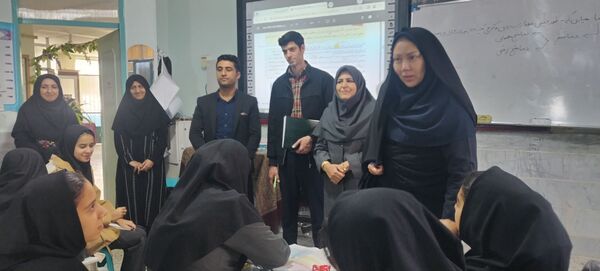 بازدید استانی کارشناس بهداشت از دبیرستان شهید محمدی پور