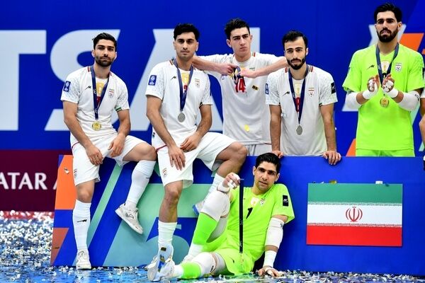 مردان طلایی فوتسال ایران به میهن بازگشتند+فیلم