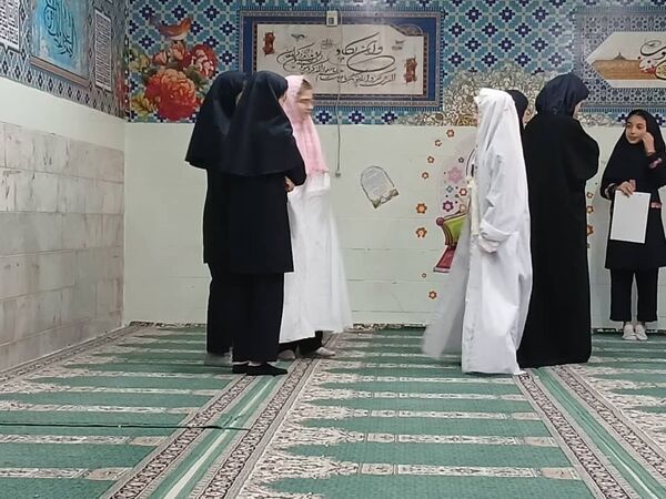 «ماها»؛ هفته‌ای برای جان گرفتن هنر روی صحنه مدرسه