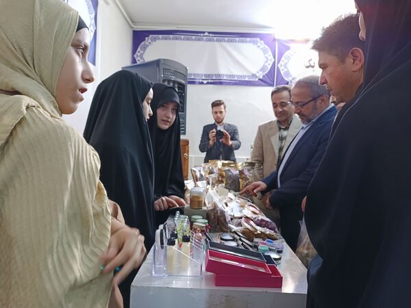 افتتاح اولین نمایشگاه و فروشگاه دستاوردهای هنرجویان مشهد