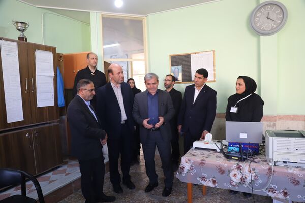 بازدید معاون حقوقی و امور مجلس وزیر آموزش و پرورش از حوزه ارزیابی پذیرفته شدگان کیفیت‌بخشی در آموزشگاه عفتیه تبریز