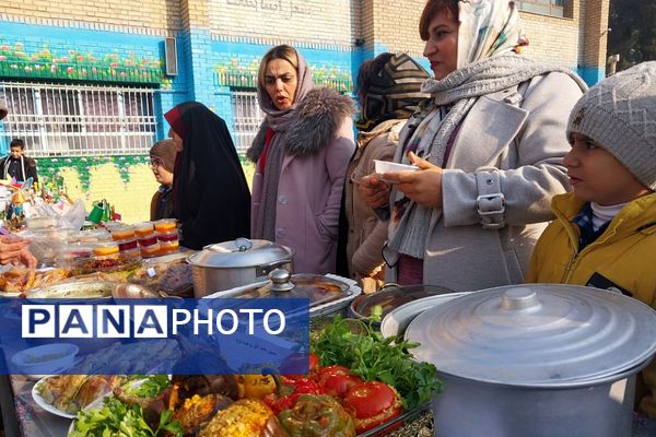جشنواره ایرانشناسی در دبستان قلنبر ناحیه 2 شهرری 