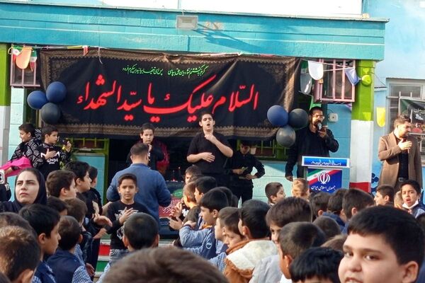 طنین نوای عشق و عزا؛ مراسم عزاداری دهه دوم فاطمیه در مدارس بهارستان‌دو