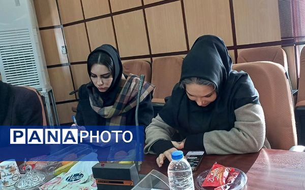 نشست صمیمی فرماندار شهریار با اصحاب رسانه و فعالان فضای مجازی