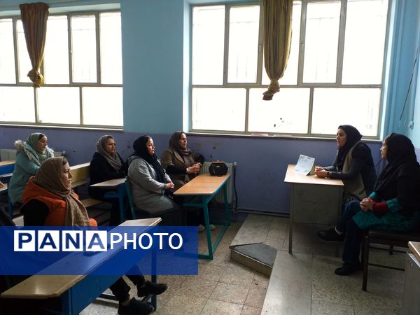 جشنواره همیار معلم در دبیرستان دخترانه شهید همت ملارد