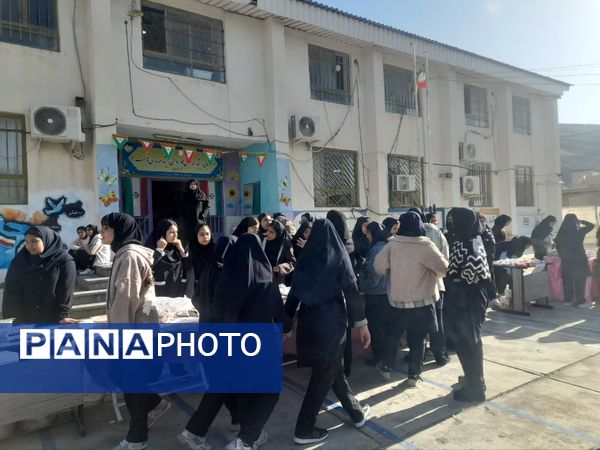 بازارچه دست‌سازهای دانش‌آموزی گلستان