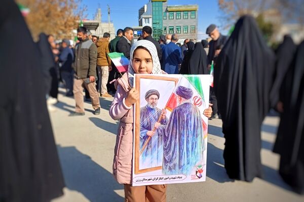  بیعت مردم رزن با سومین رهبر نظام مقدس جمهوری اسلامی ایران