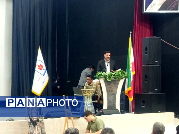 جشن ستارگان دانش‌آموزی در تالار شهرداری دولت‌آباد شهرستان برخوار 