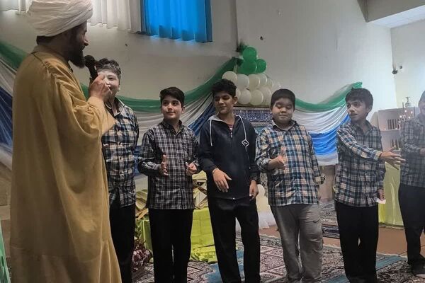 طنینِ نیایش در مدرسه
