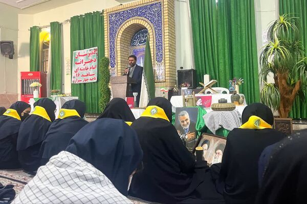 برگزاری مراسم یادواره شهدا در آموزشگاه شاهد 16