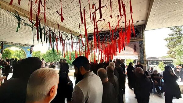 حزن عاشورایی در گلزار شهدای سیدمحمد کازرون