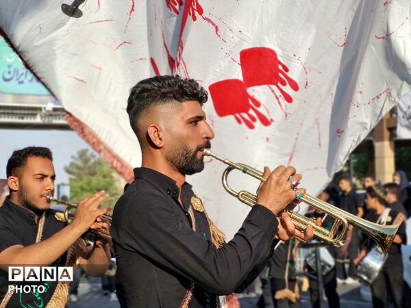 تجلی شور حسینی در گلستان شهدا؛ اجتماع کاروان‌های عزاداری تاسوعا