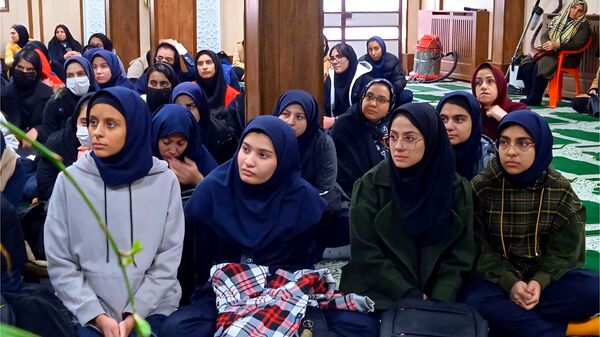 کارگاه راز جذابیت دختران در دبیرستان نورالهدی تبادکان