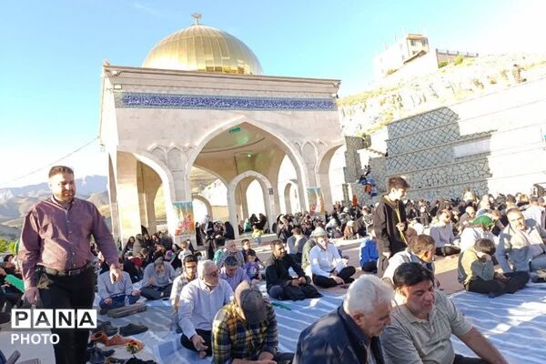 روز عرفه فقط روز دعا نیست
