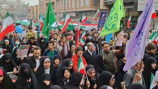 شکوه حضور نوجوانان در راهپیمایی 22 بهمن مردم قم