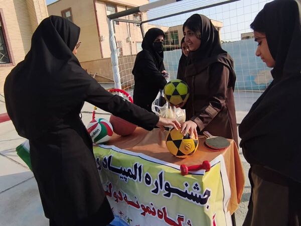 هفته «تربیت بدنی» در دبیرستان نمونه دولتی عترت شهرستان جاسک