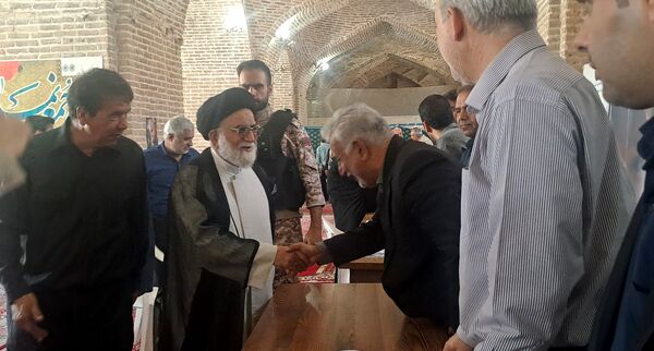 میز خدمت اداره‌های شهرستان نیشابور در جمعه خشم و نصر 