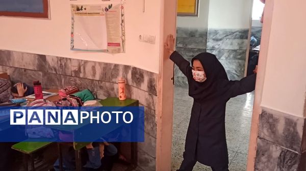 مانور زلزله در مدرسه مهندس رحمانی فرد مشهد