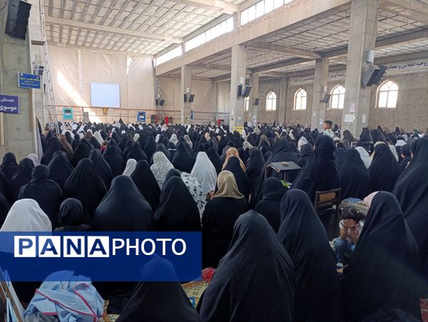 برگزاری نماز جمعه در آغاز هفته بسیج دانش آموزی با حضور دانش آموزان بسیجی نیشابور